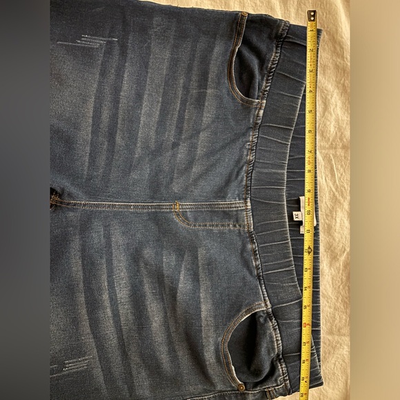 Chic Soul jeans. 3X, stretchy denim. Worn twice. Super cute on. Plus size EUC - Picture 12 of 12